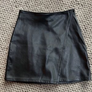 Hollister high rise vegan leather skirt